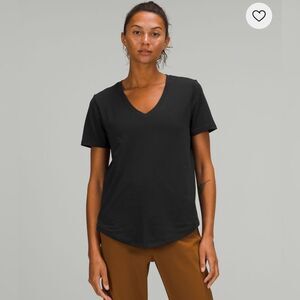 lululemon athletica Black V-Neck Short Sleeve Tee